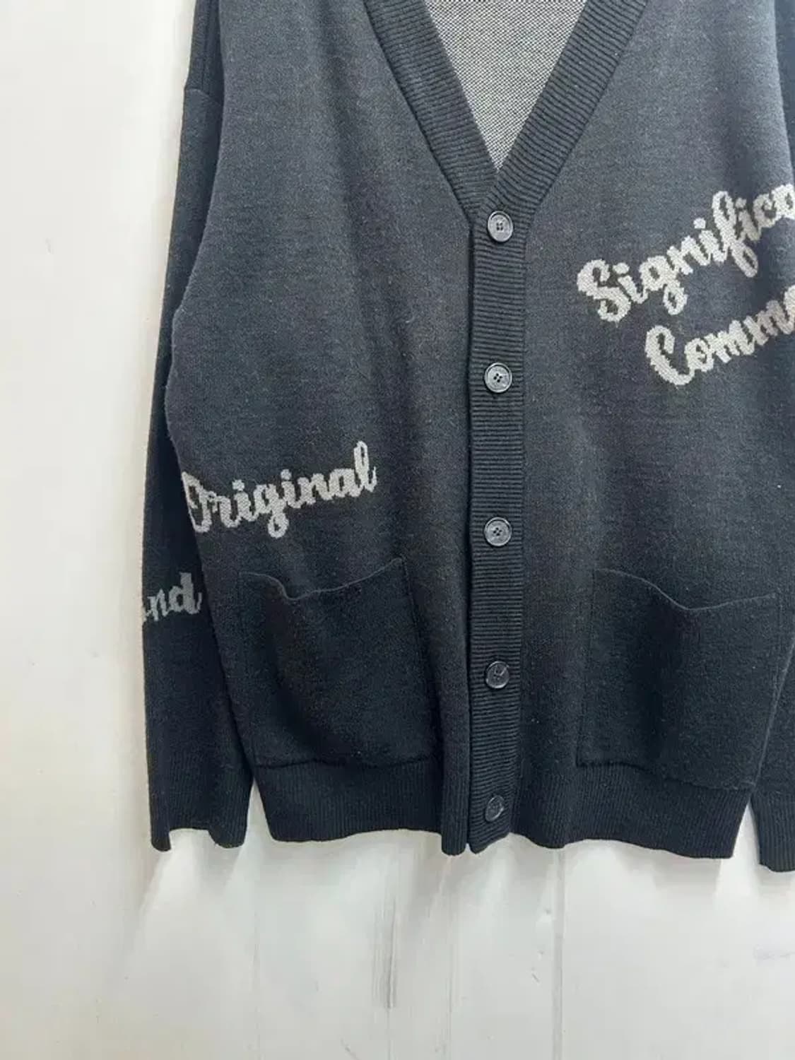 프리 시그니피컨트 레터링 자가드 니트 가디건 상품이미지3