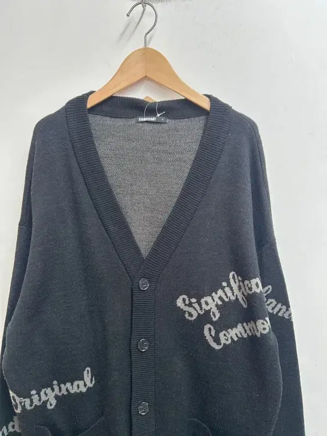 프리 시그니피컨트 레터링 자가드 니트 가디건 상품이미지4