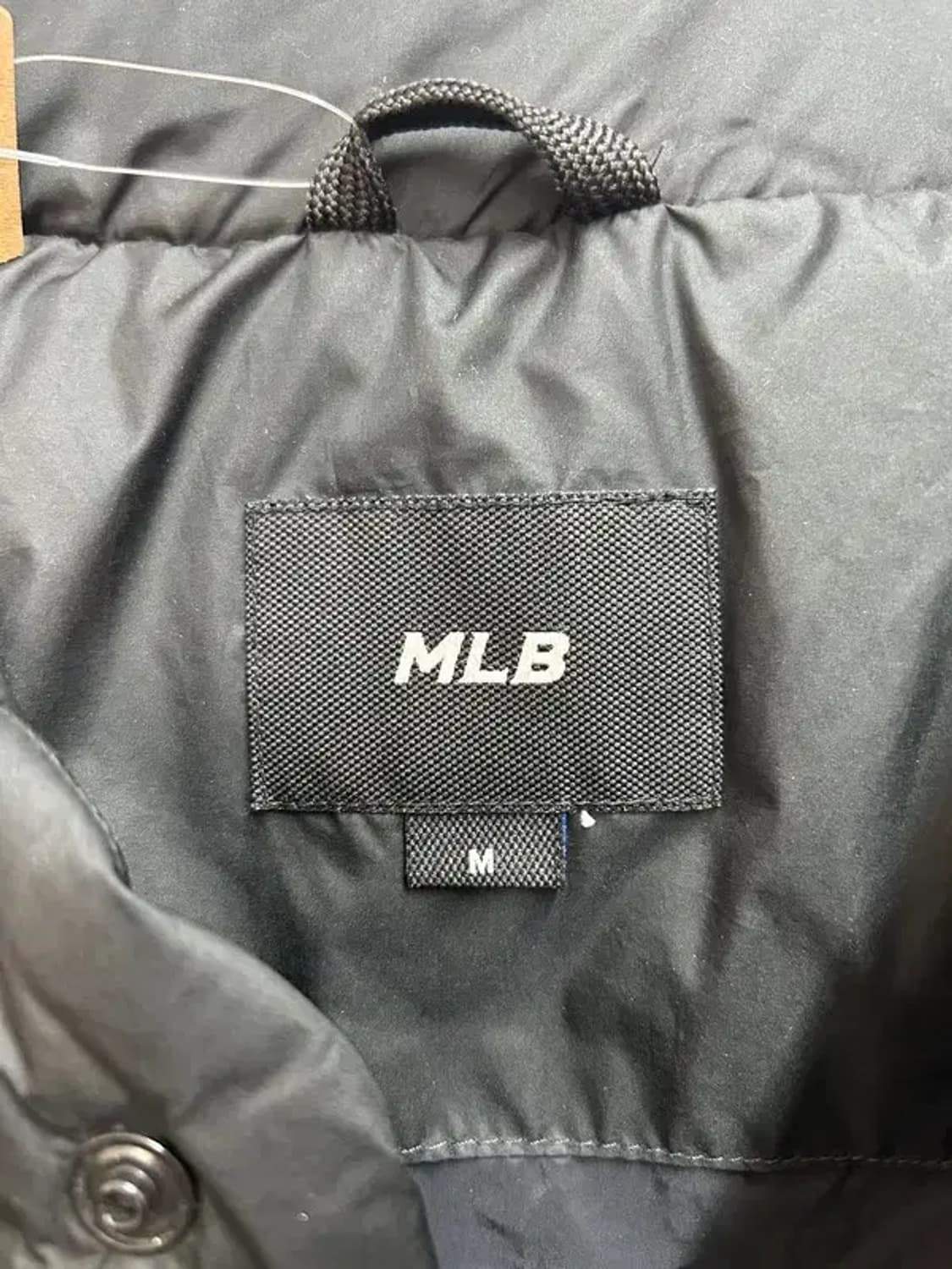 95 MLB 베이직 미디움로고 U넥 중경량 패딩 뉴욕양키스 블랙 상품이미지6
