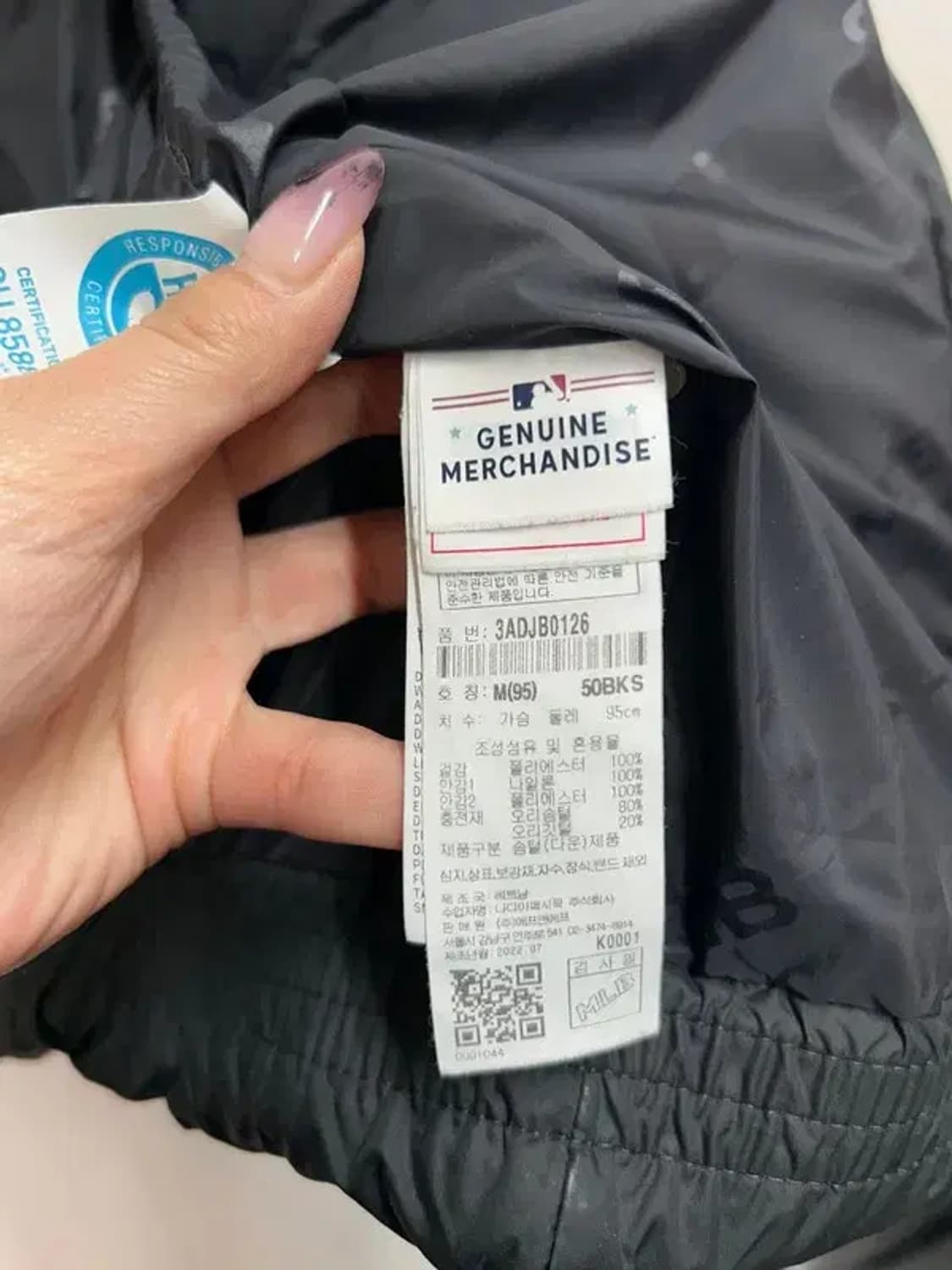 95 MLB 베이직 미디움로고 U넥 중경량 패딩 뉴욕양키스 블랙 상품이미지8