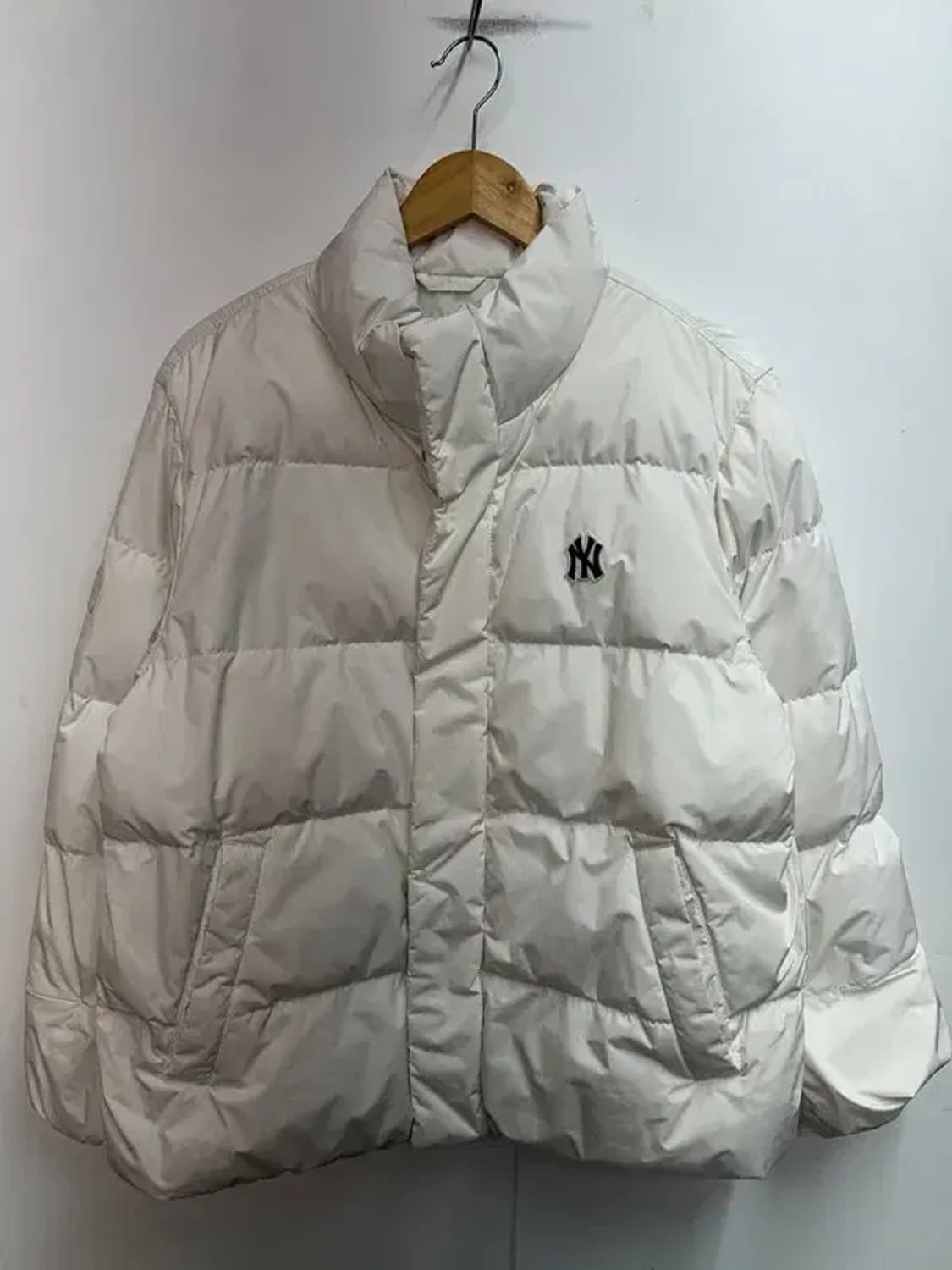 90 MLB 베이직 숏패딩 뉴욕 양키스 아이보리색 상품이미지2