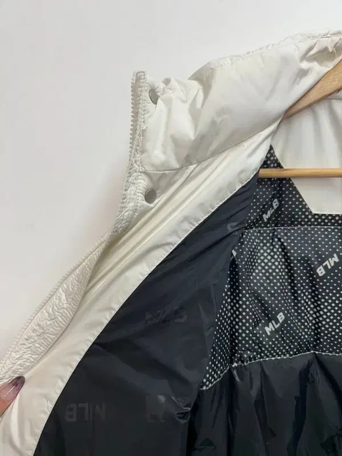 90 MLB 베이직 숏패딩 뉴욕 양키스 아이보리색 상품이미지8