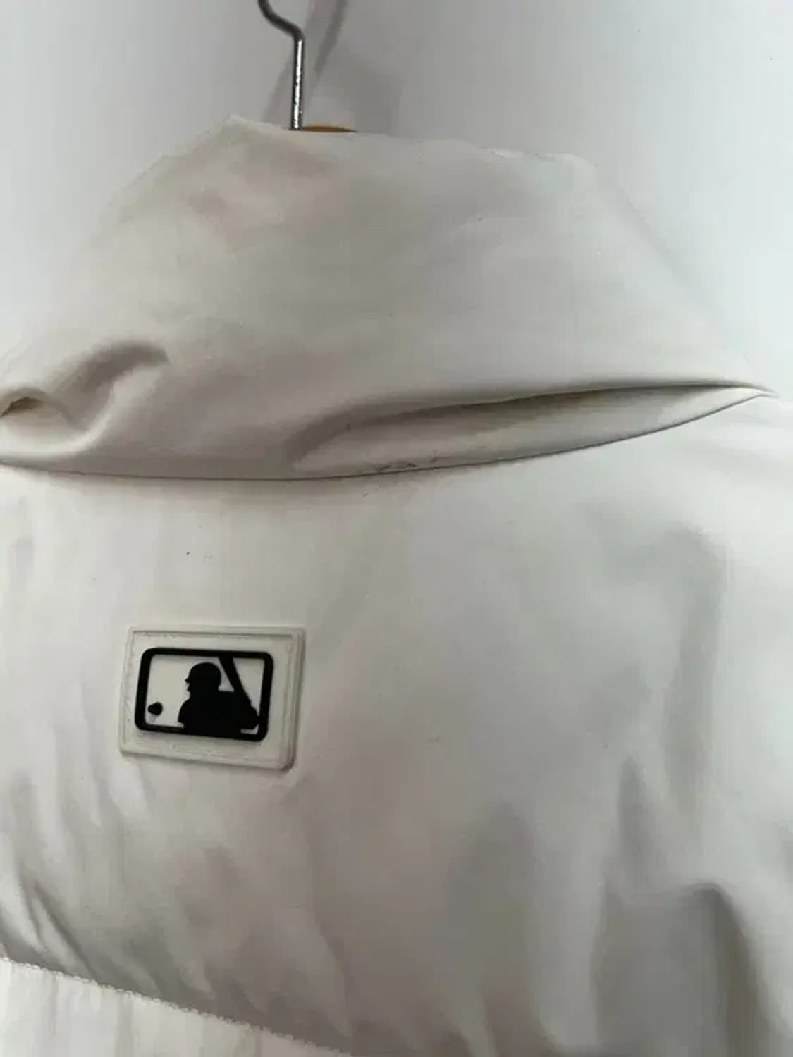 90 MLB 베이직 숏패딩 뉴욕 양키스 아이보리색 상품이미지9