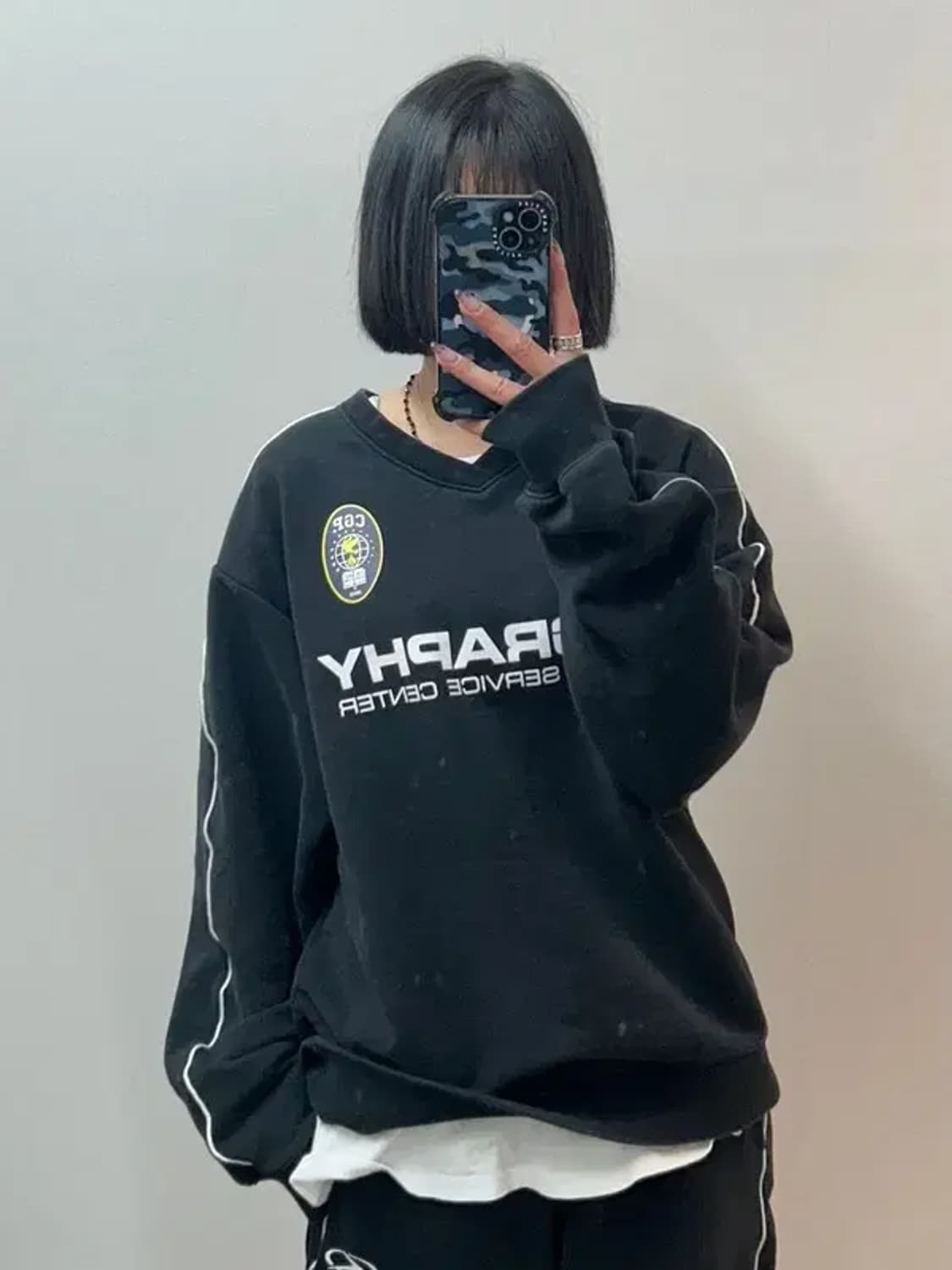 XL 코드그라피 24H 트랙 브이넥 맨투맨 블랙 상품이미지1