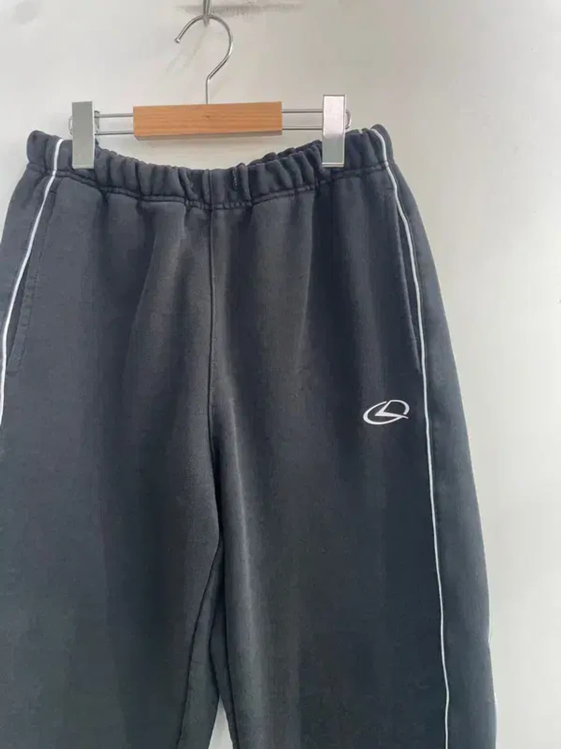 미디움 코드그라피 24H 트랙 트레이닝 조거 팬츠 블랙 상품이미지4