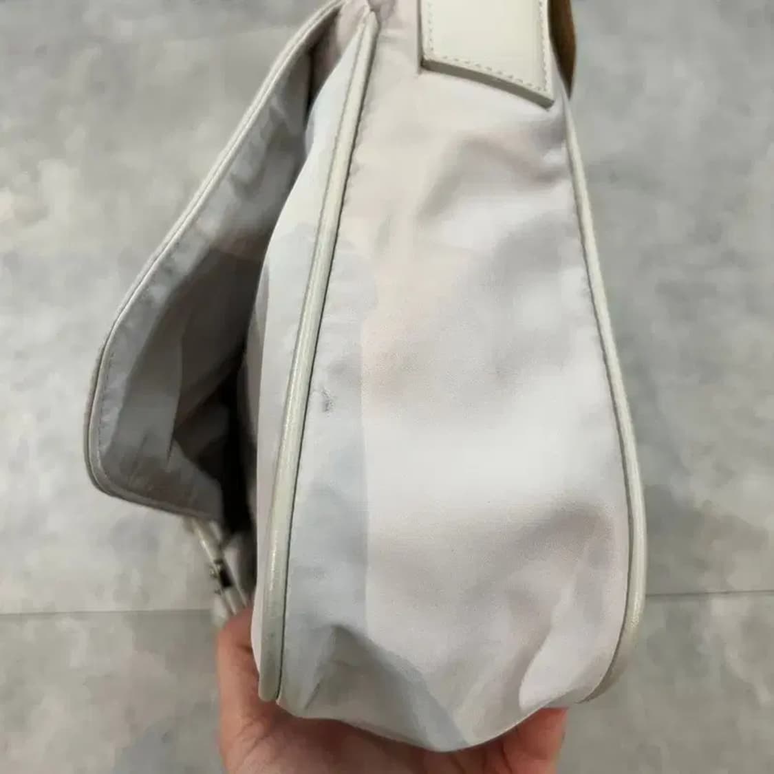 프리 마뗑킴 버클 백 라이트 그레이 상품이미지7