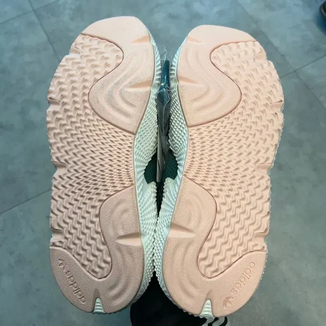 265 아디다스 x 드래곤볼 콜라보 스니커즈 새상품 상품이미지9