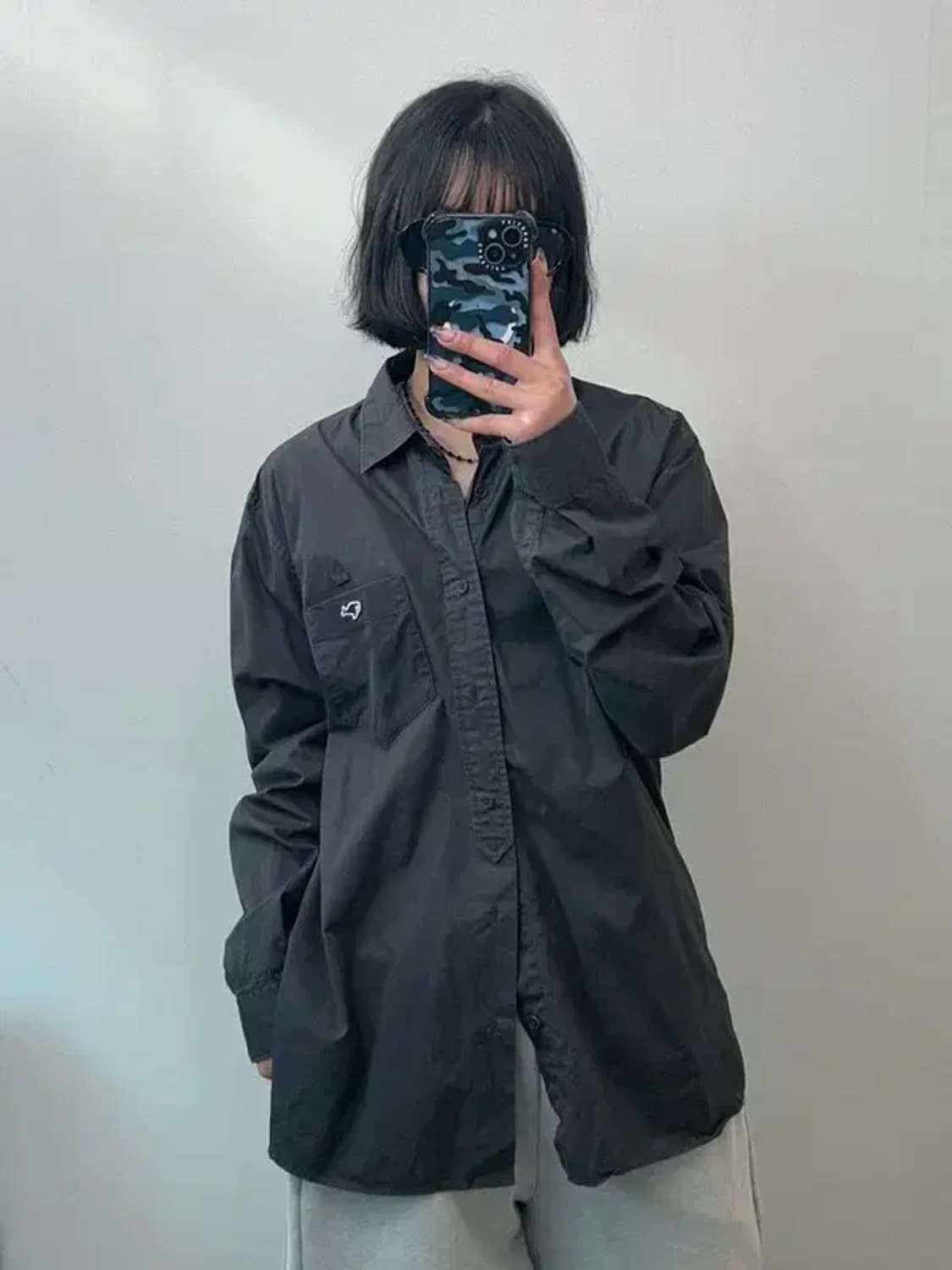 4 네이더스 NEITHERS컴포트 셔츠 솔리드 차콜 그레이 상품이미지1