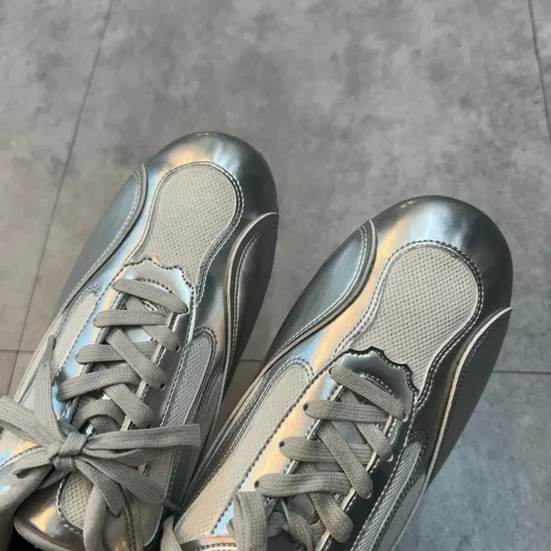 260 미사용 코어오브알케미 러너 챌린져 스트릿 슈즈 실버 상품이미지2