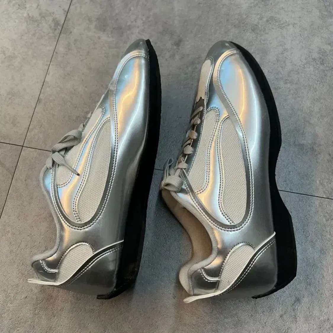 260 미사용 코어오브알케미 러너 챌린져 스트릿 슈즈 실버 상품이미지3