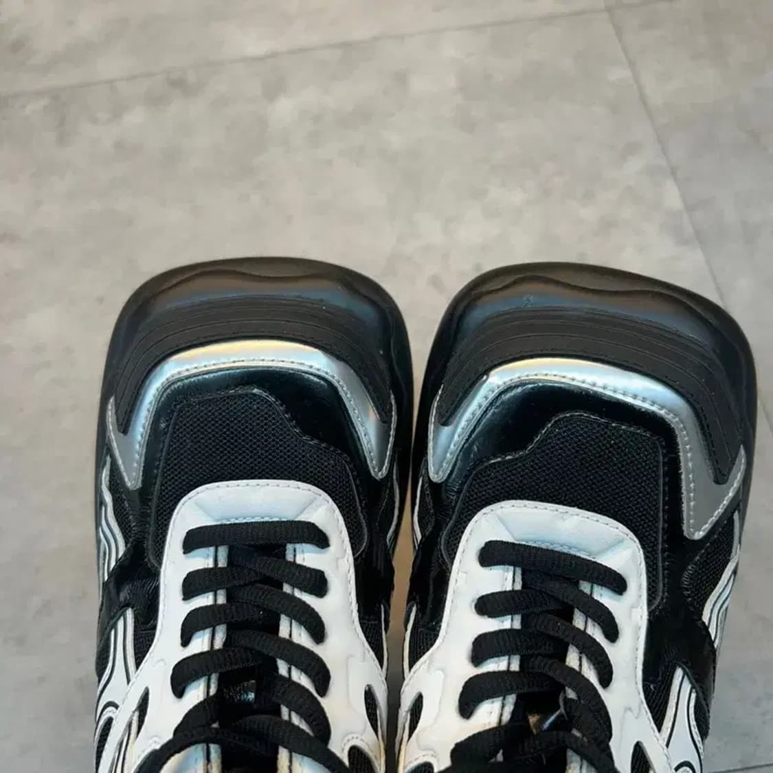 새상품 230 여성용 스포츠 스니커즈 다프네 랩 슈가 드롭 블랙 상품이미지3