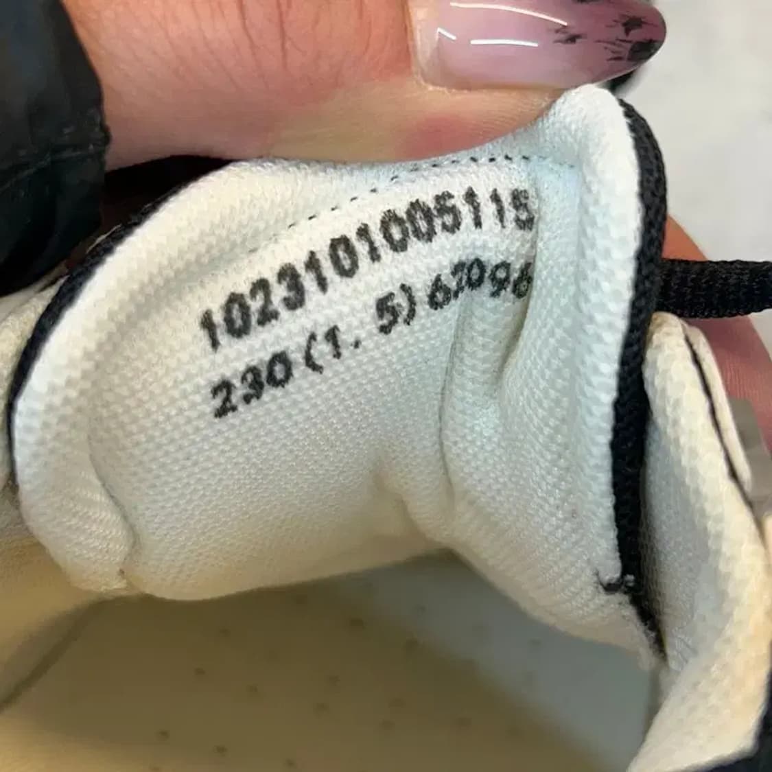 새상품 230 여성용 스포츠 스니커즈 다프네 랩 슈가 드롭 블랙 상품이미지8