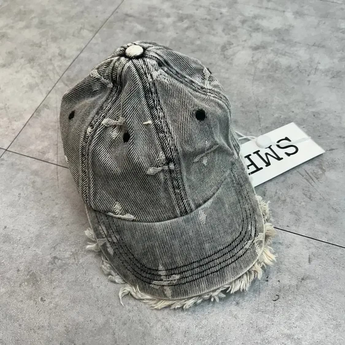 새상품 프리 SMFK 디스트레스드 데님 볼캡 그레이 상품이미지2