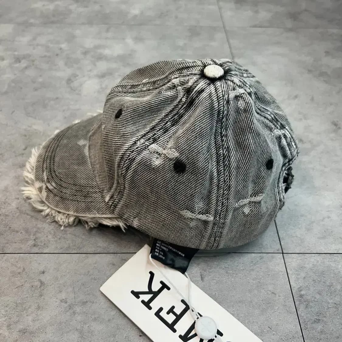 새상품 프리 SMFK 디스트레스드 데님 볼캡 그레이 상품이미지5