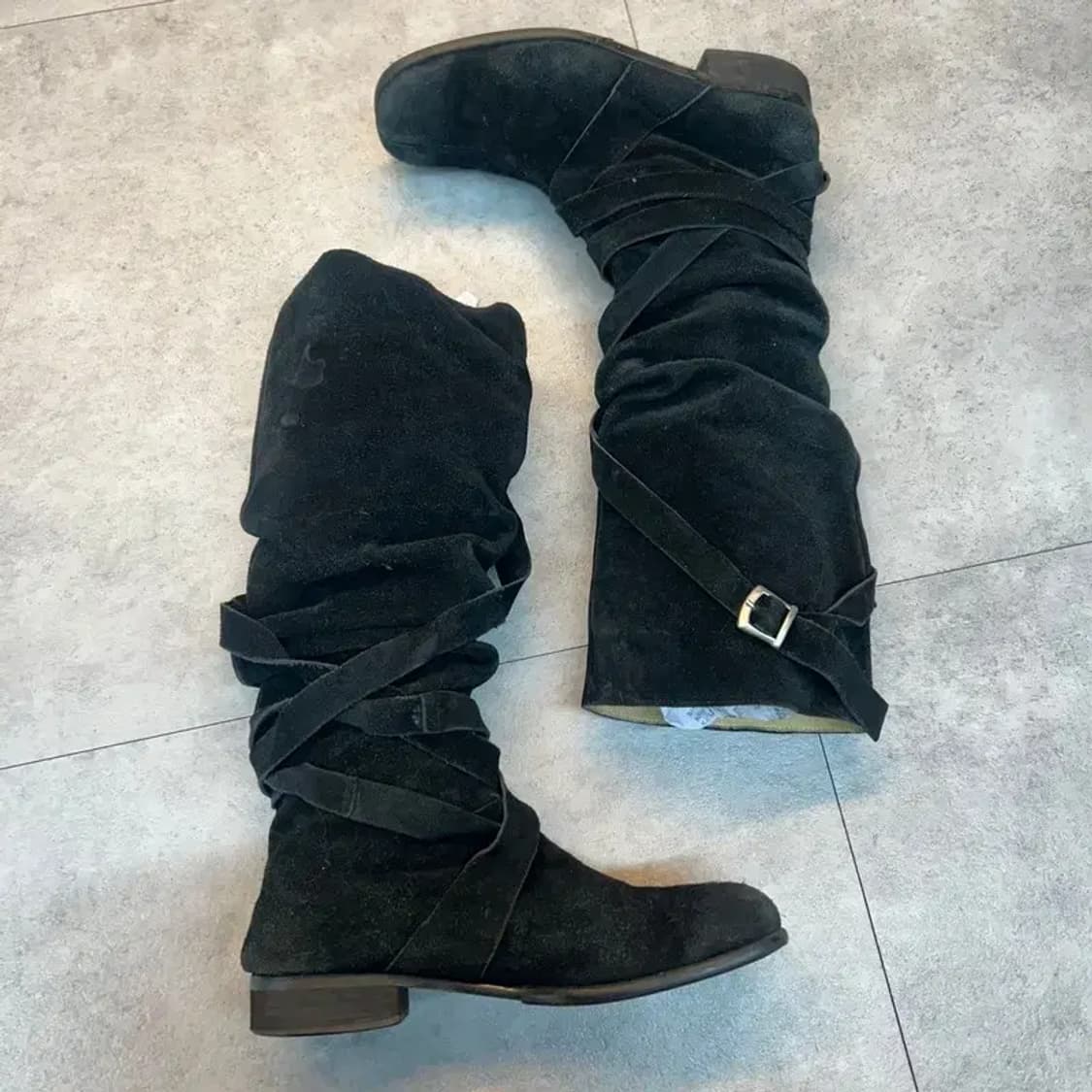 235 Carnaby 빈티지 버클 스트랩 스웨이드 부츠 블랙 상품이미지4