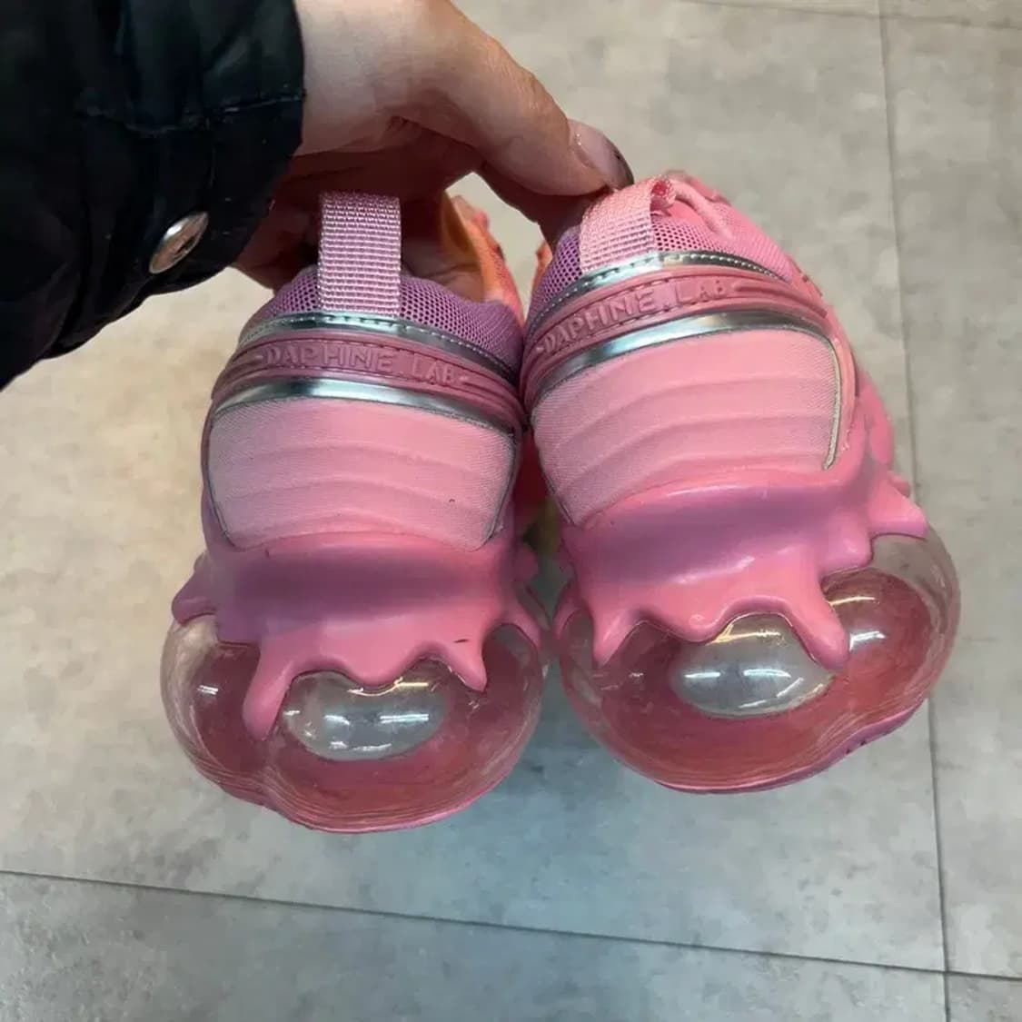 새상품 225 여성용 스포츠 스니커즈 다프네 랩 슈가 드롭 핑크 상품이미지10