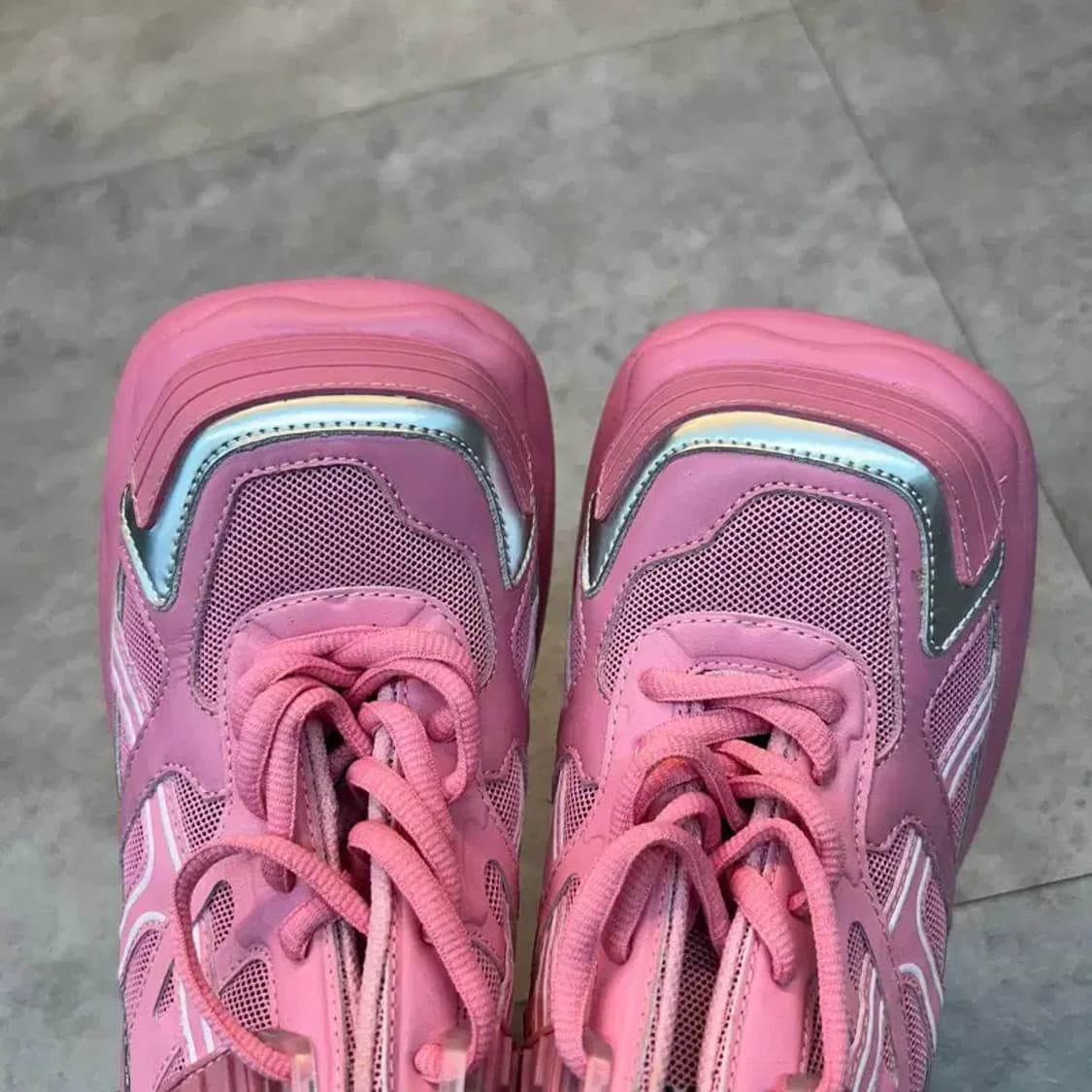 새상품 225 여성용 스포츠 스니커즈 다프네 랩 슈가 드롭 핑크 상품이미지3