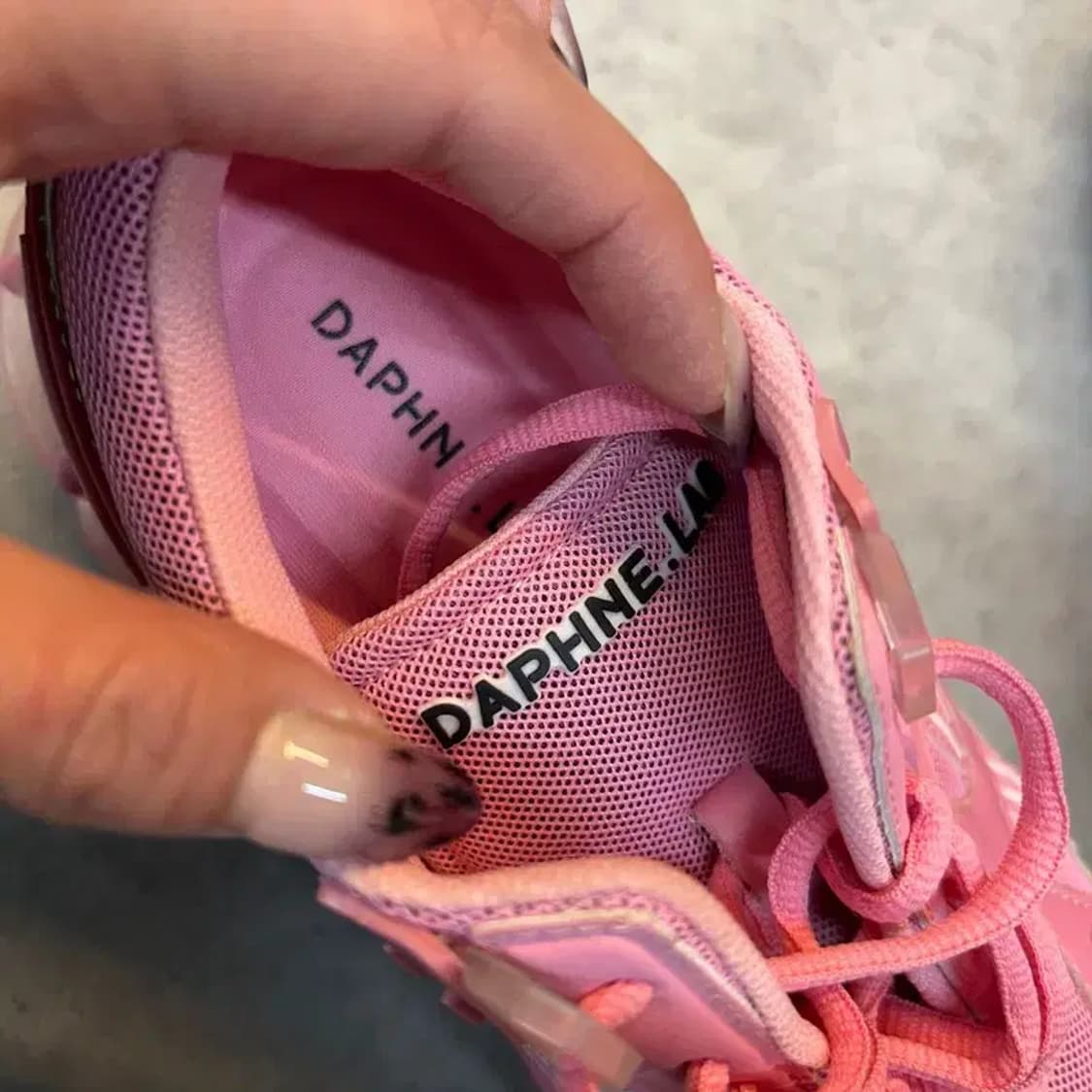 새상품 225 여성용 스포츠 스니커즈 다프네 랩 슈가 드롭 핑크 상품이미지7