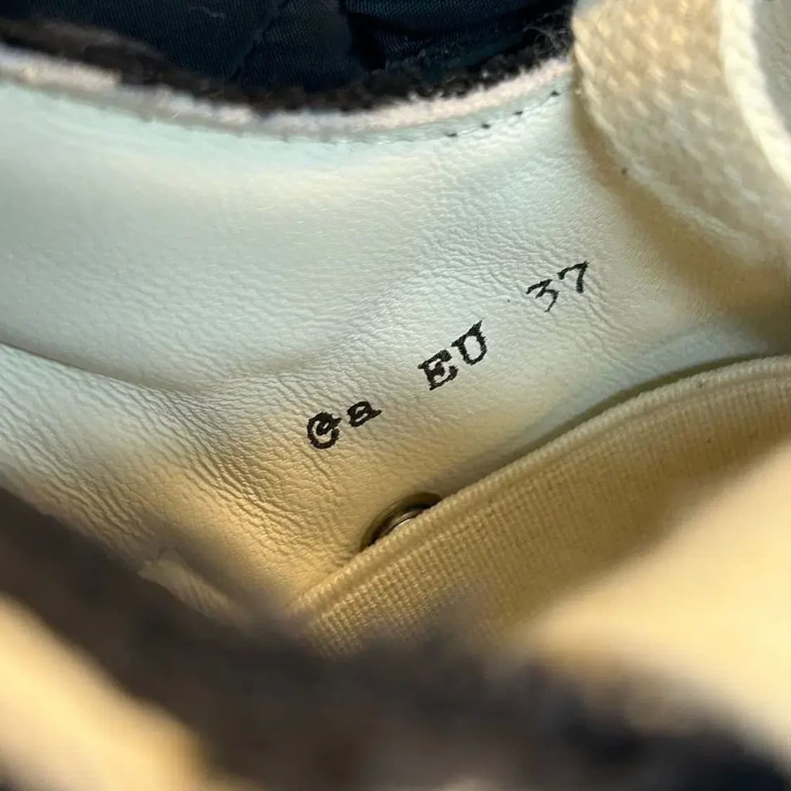 새상품 240 AGE ANGEL 캔버스 스니커즈 블랙 상품이미지8