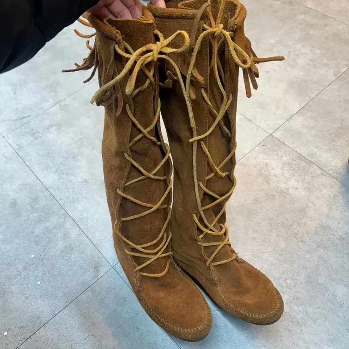 250 미네통카 모카신 롱부츠 여성 스웨이드 브라운 상품이미지2