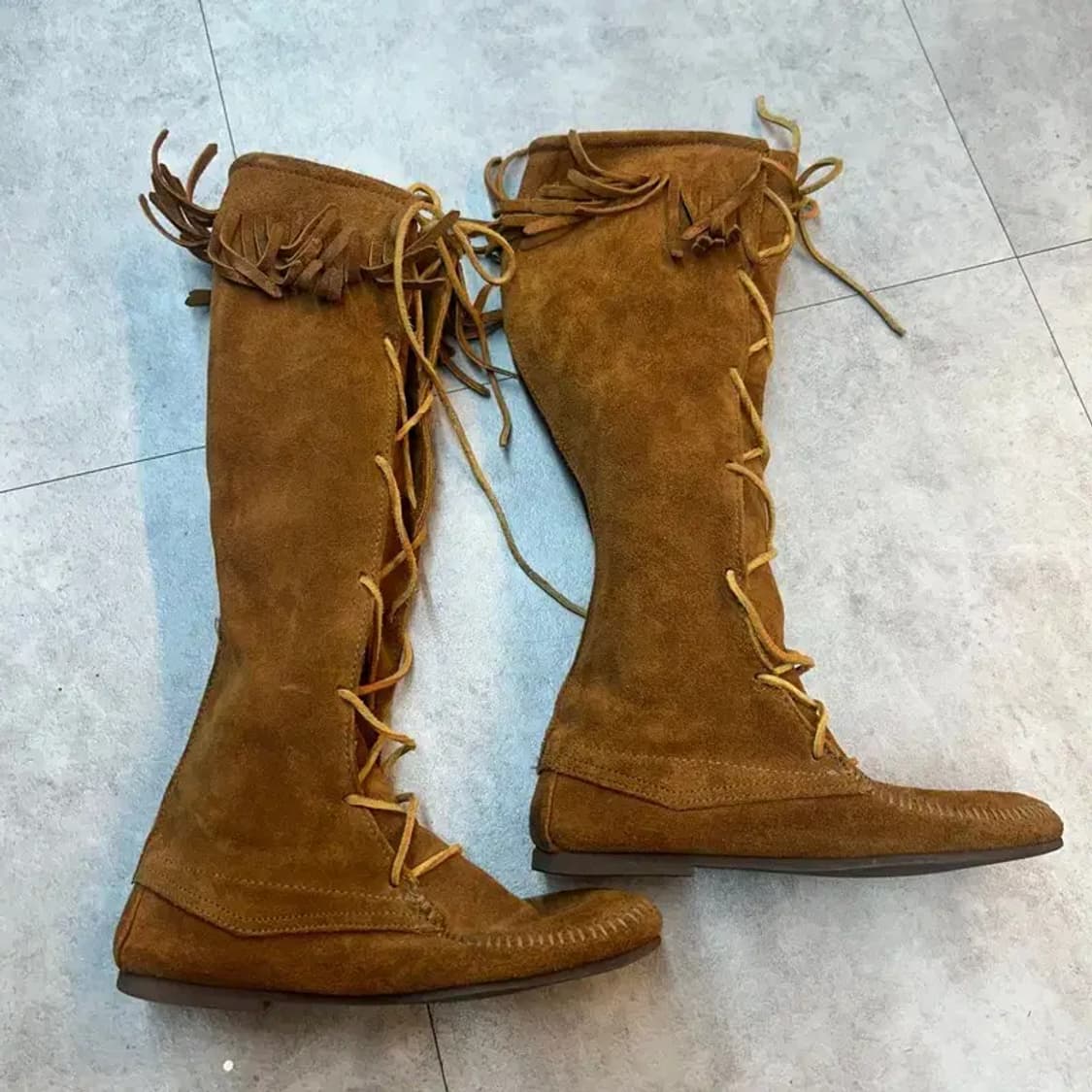 250 미네통카 모카신 롱부츠 여성 스웨이드 브라운 상품이미지4