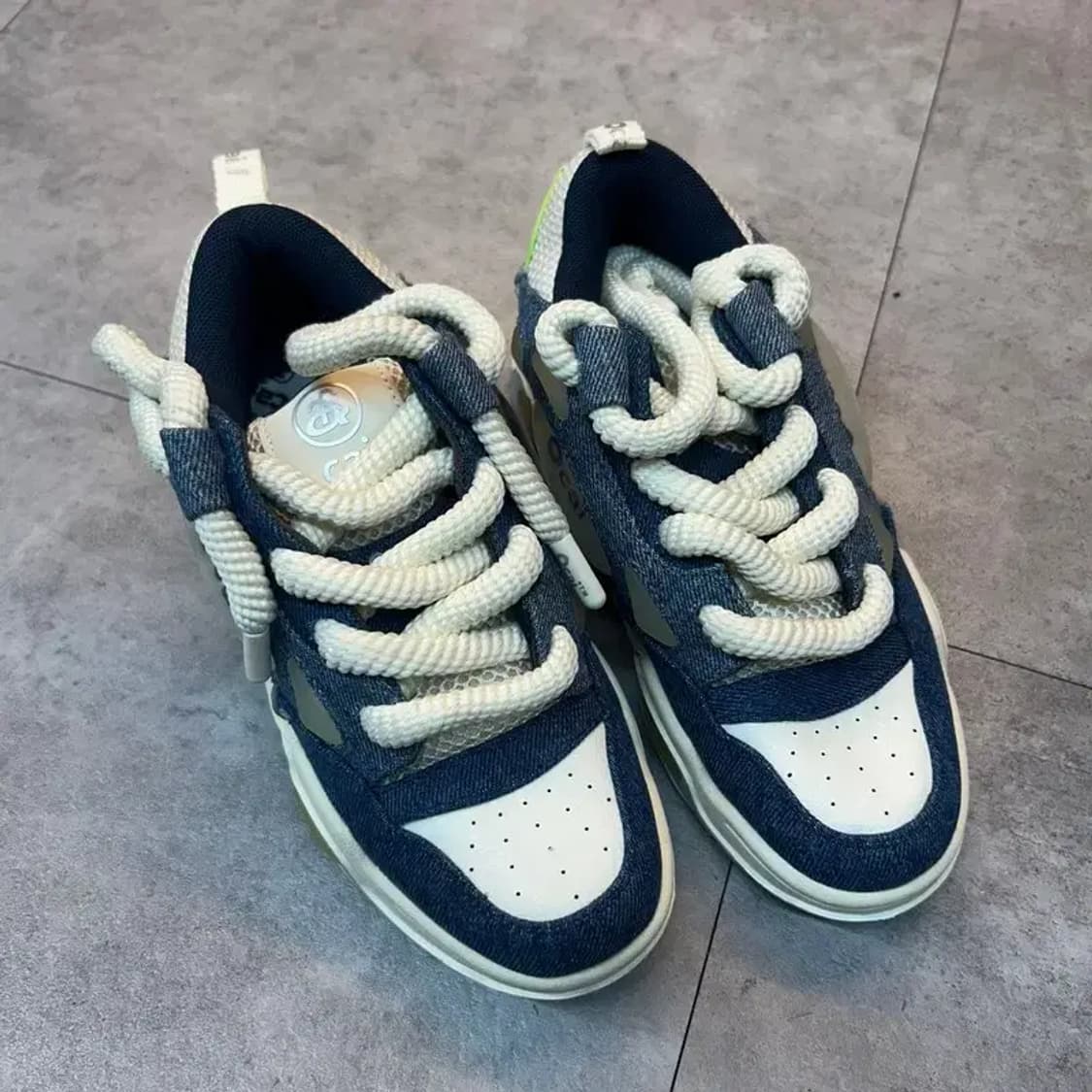 새상품 235 OCAI X 앤 앤델만 데님 스니커즈 블루 상품이미지1