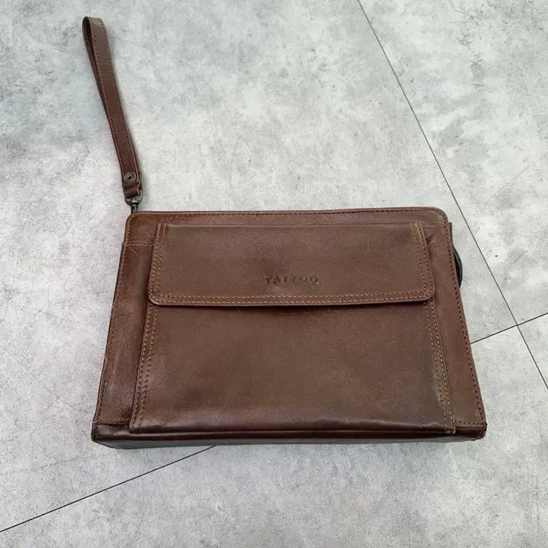 TATTOO 빈티지 브라운 가죽 클러치백 상품이미지2