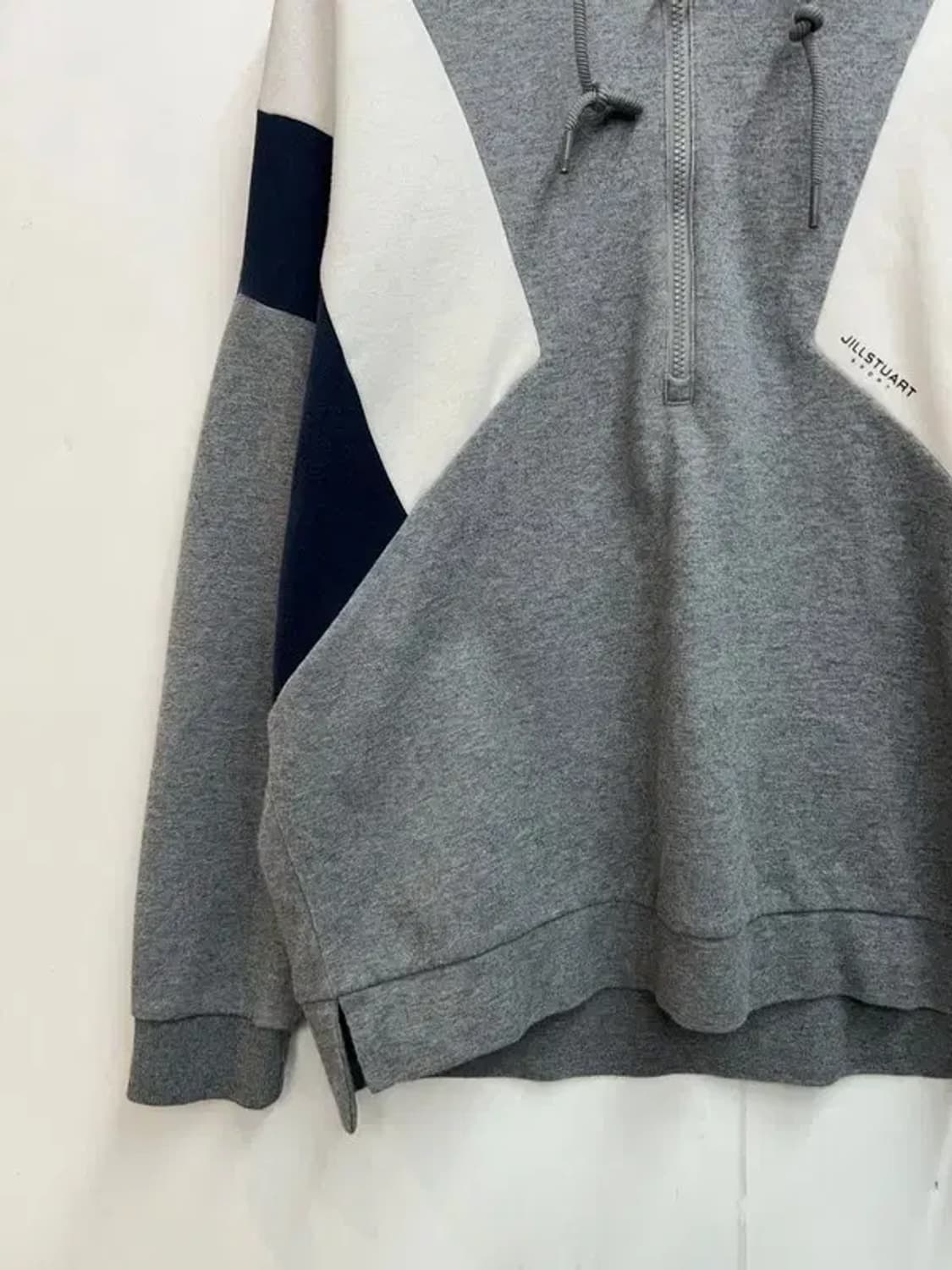 100 질스튜어트 스포츠  배색 아노락 후드 그레이 상품이미지3