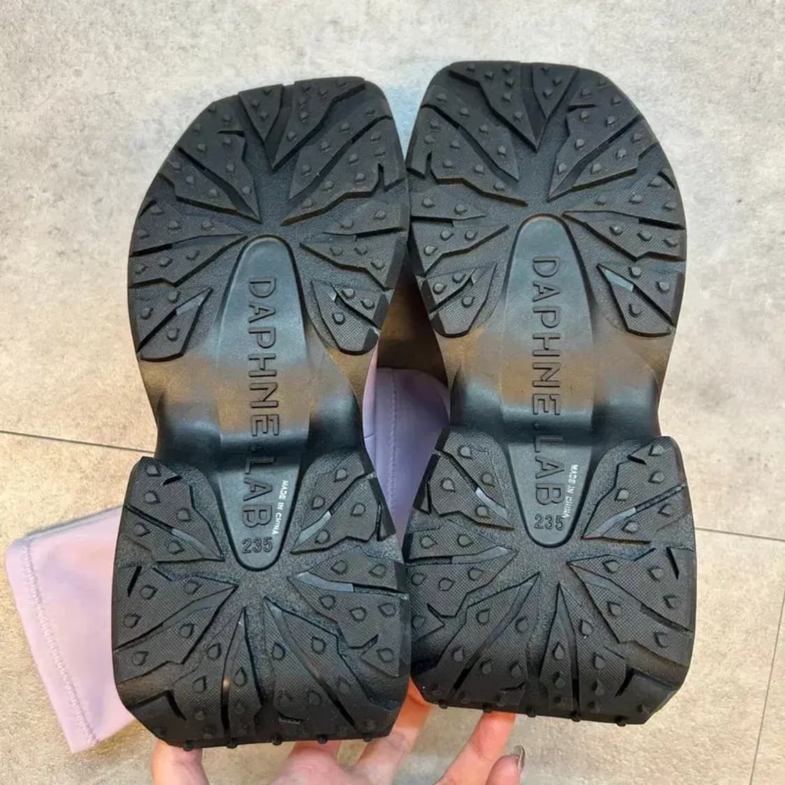 235 새상품 다프네랩 슈가 큐브 첼시부츠 핑크 상품이미지8