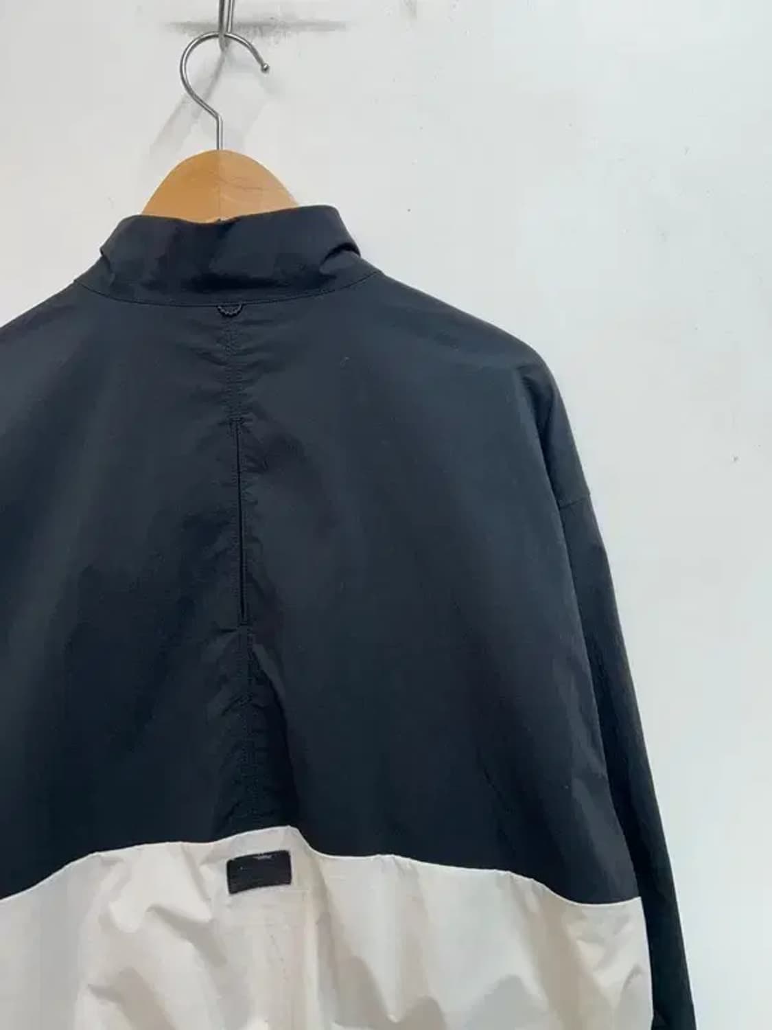 85 스몰 뉴발란스 스트레치 액티브 바람막이 블랙 상품이미지10