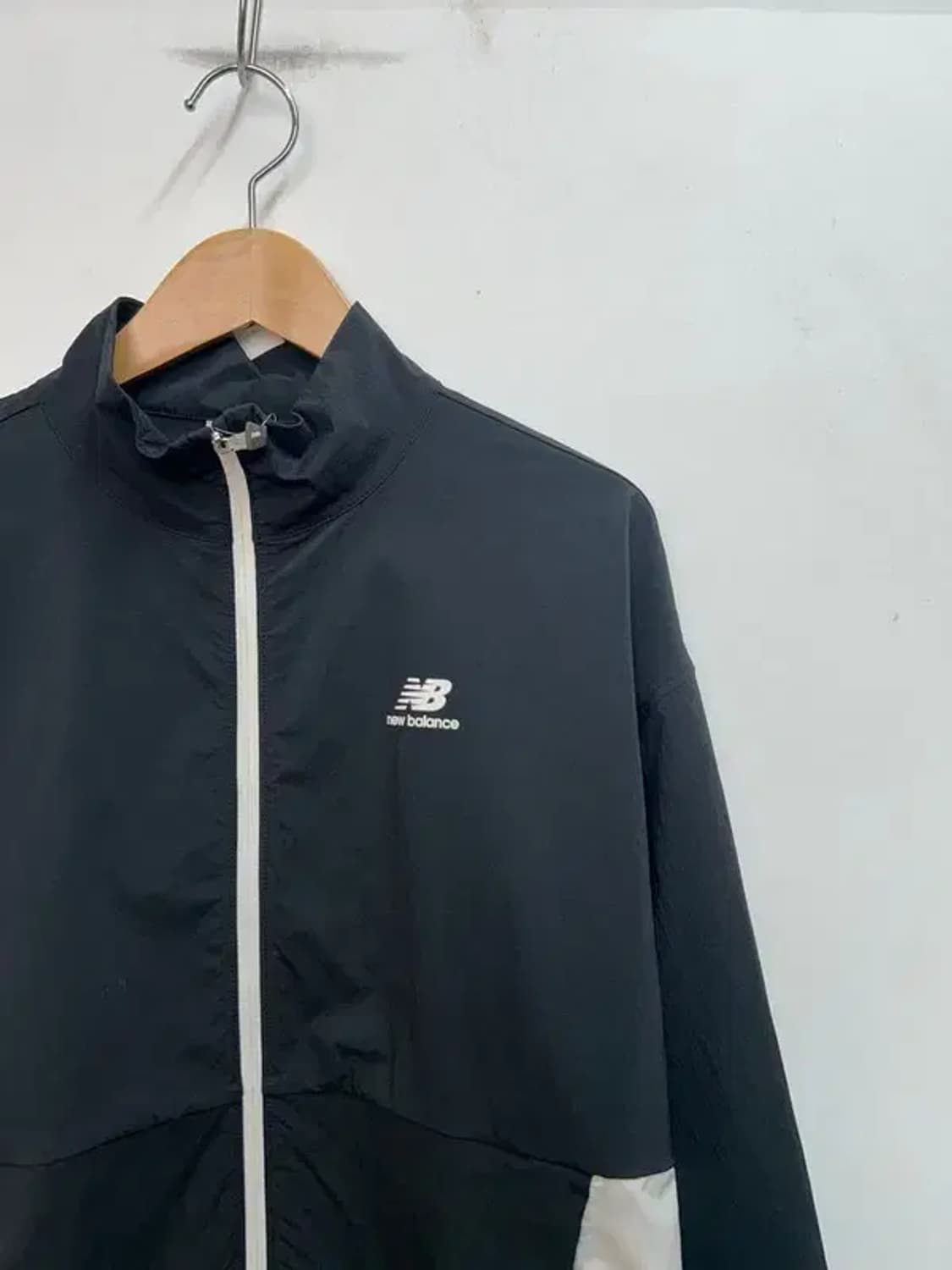 85 스몰 뉴발란스 스트레치 액티브 바람막이 블랙 상품이미지4