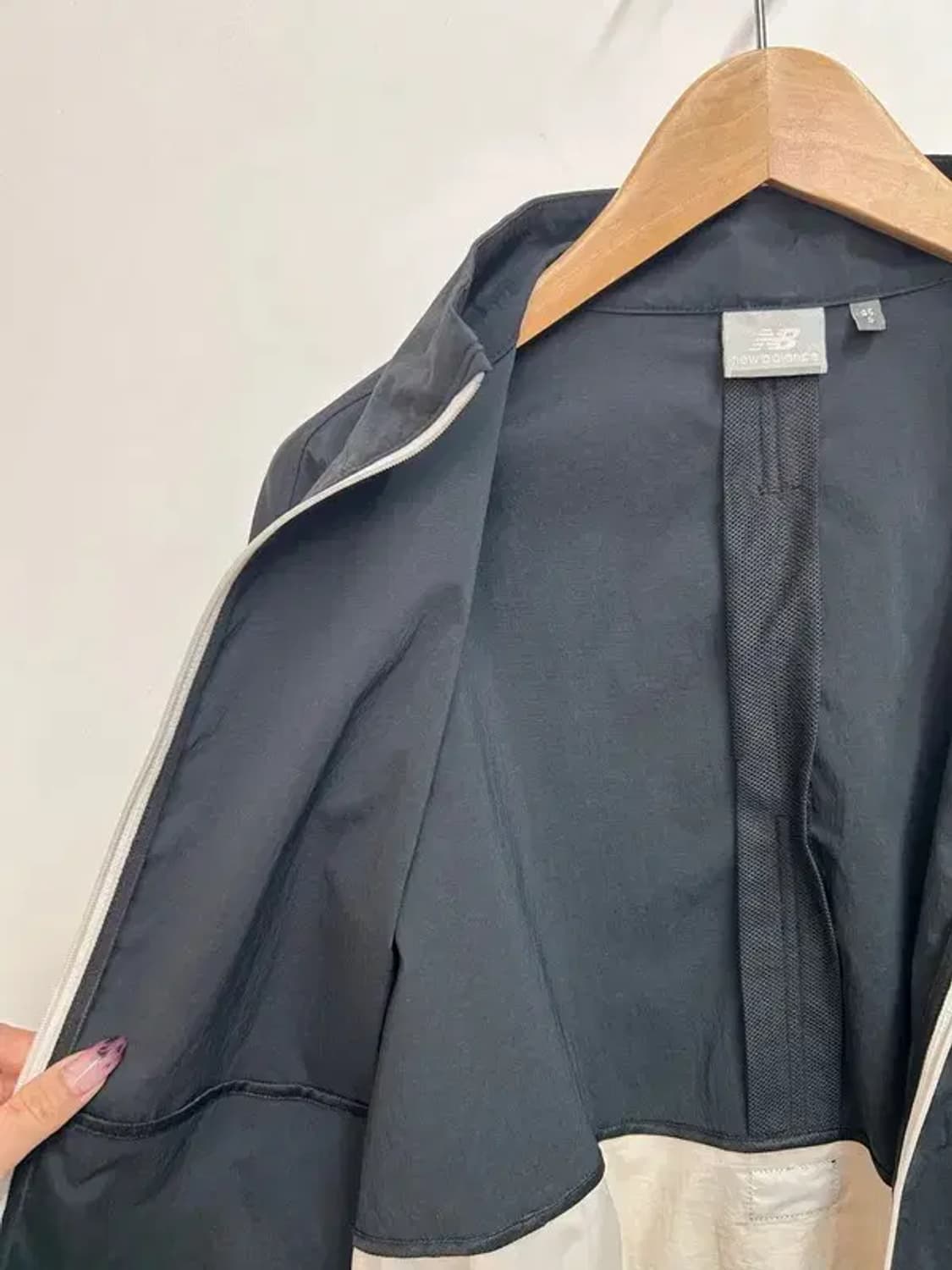 85 스몰 뉴발란스 스트레치 액티브 바람막이 블랙 상품이미지6