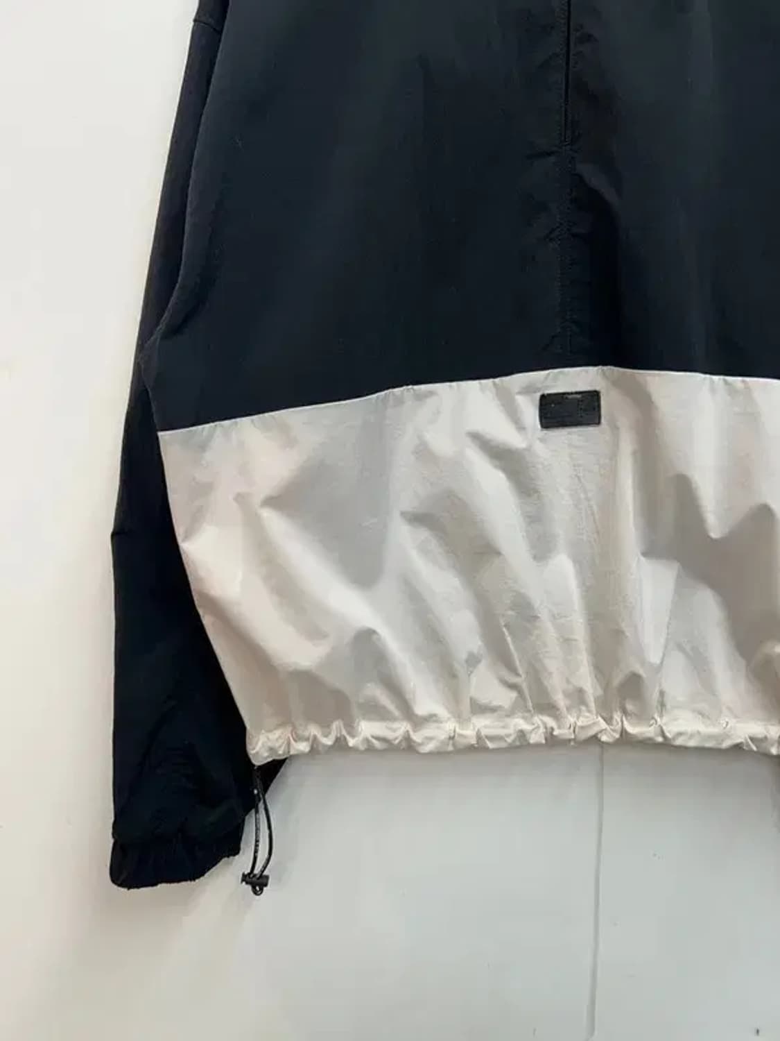 85 스몰 뉴발란스 스트레치 액티브 바람막이 블랙 상품이미지9