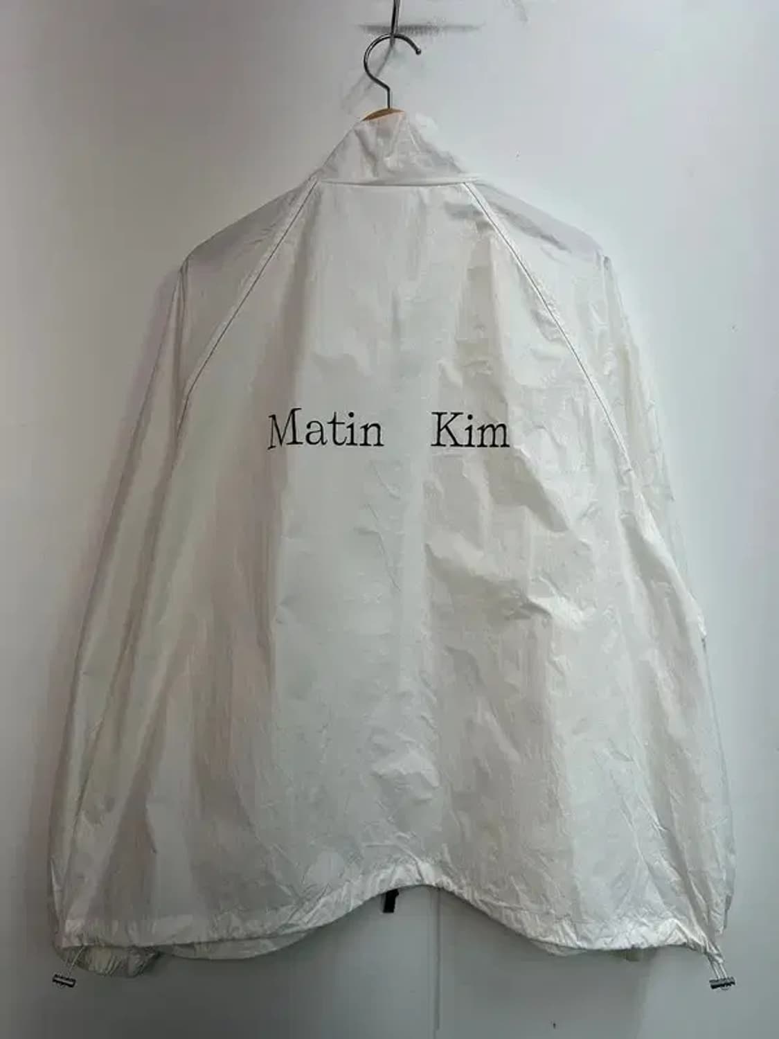 라지 마뗑킴 로고 코팅 점퍼 아이보리 상품이미지7