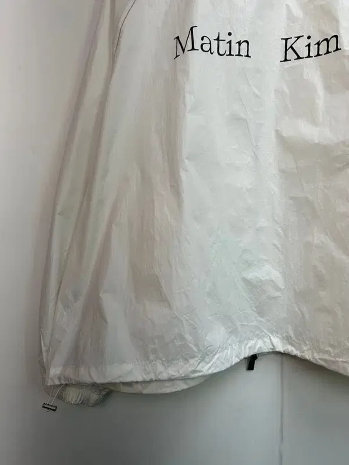 라지 마뗑킴 로고 코팅 점퍼 아이보리 상품이미지8