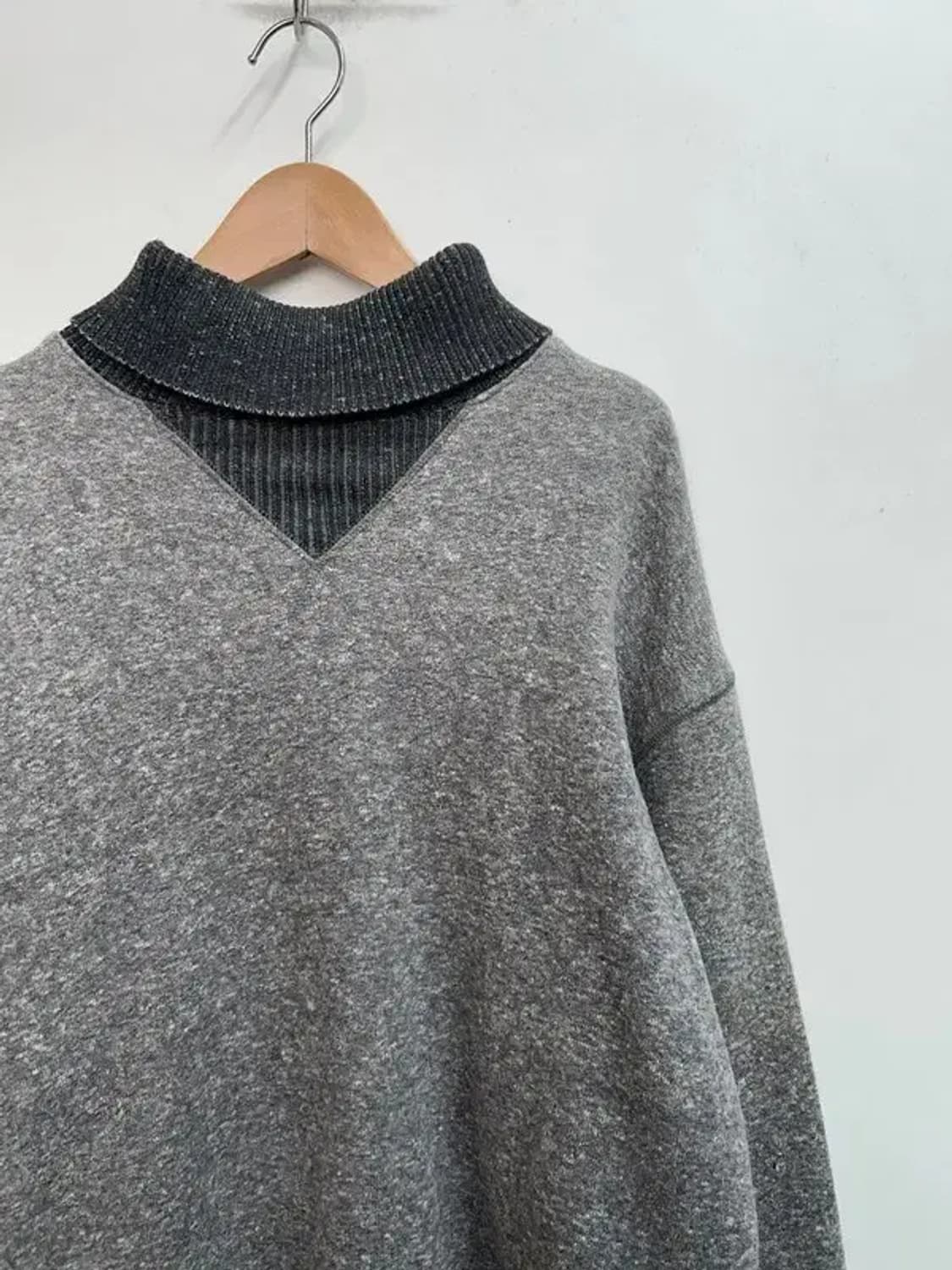 미디움 새상품 노앙 풀오버 스웨터 그레이 상품이미지4