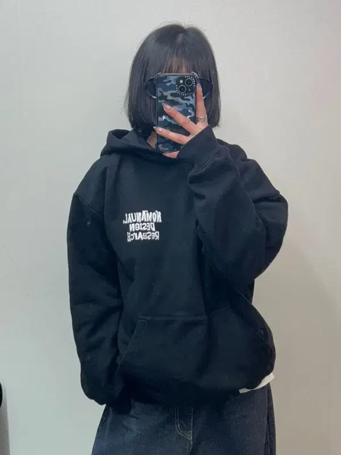 라지 노메뉴얼 블랙 컬러 스펠아웃 빅로고 후드 티셔츠 상품이미지1