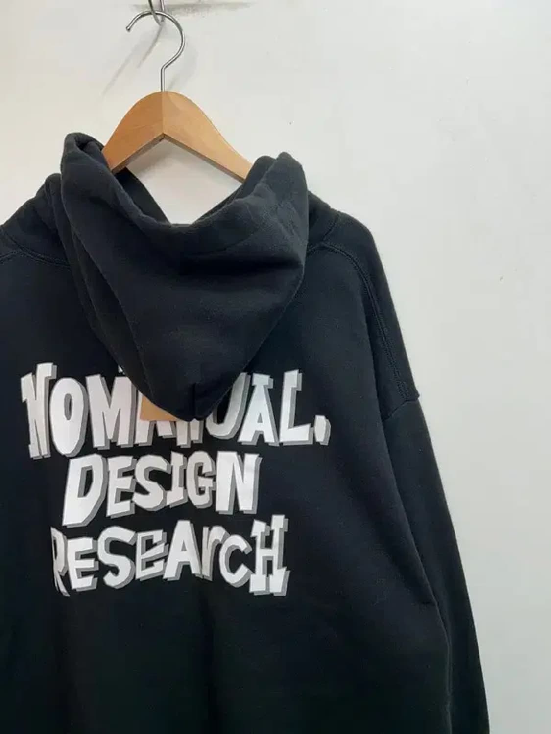 라지 노메뉴얼 블랙 컬러 스펠아웃 빅로고 후드 티셔츠 상품이미지10