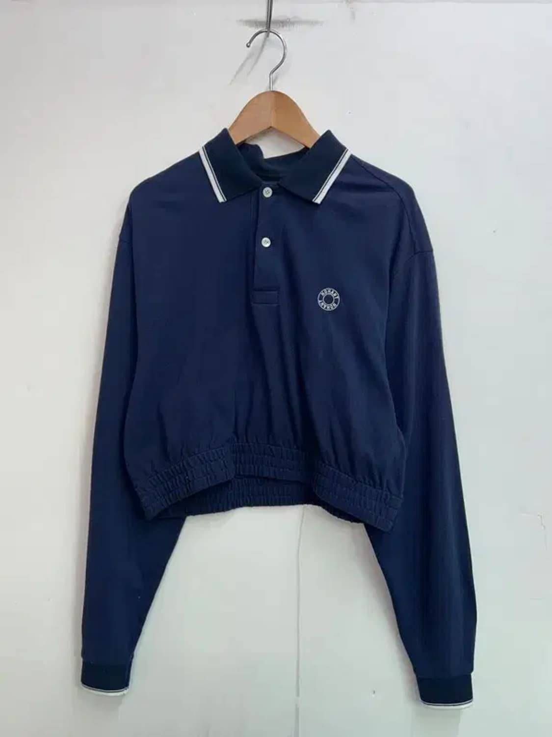 새상품 프리 노앙 로고 크롭 피케 카라 봄 스웻셔츠 네이비 상품이미지2