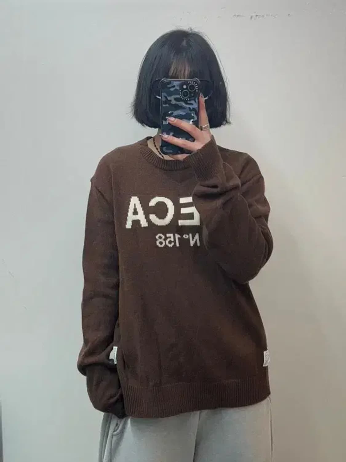 미디움 에이카화이트 AECA 빅 로고 울 니트 브라운 상품이미지1