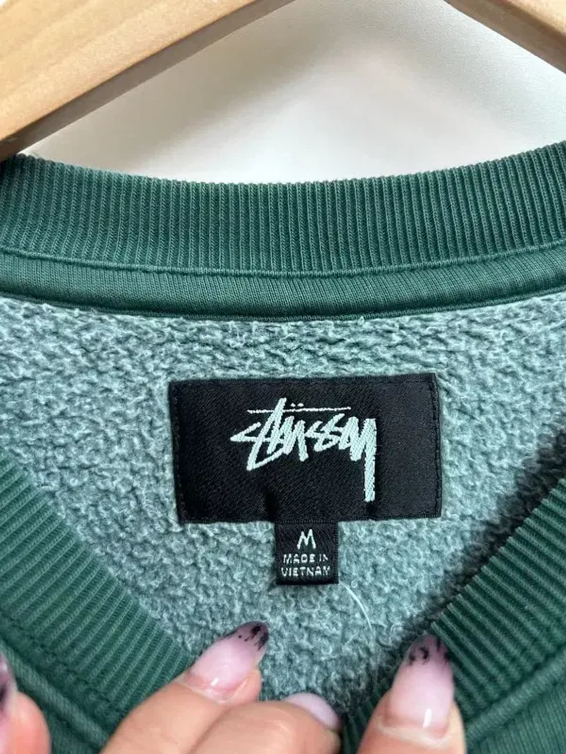 미디움 스투시 애슬레틱스 크루넥 맨투맨 Pine 색상 상품이미지5