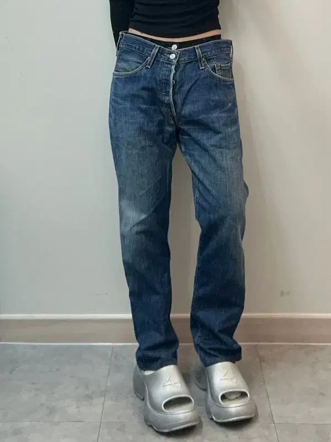 33 리바이스 501 슬림핏 워싱 데님 팬츠 상품이미지1