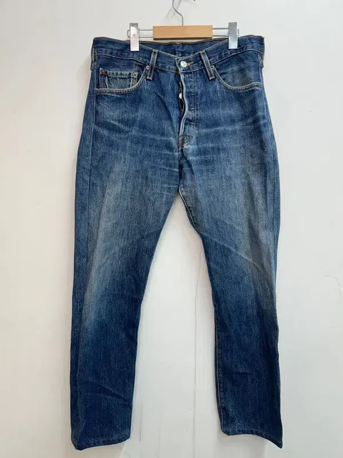 33 리바이스 501 슬림핏 워싱 데님 팬츠 상품이미지2