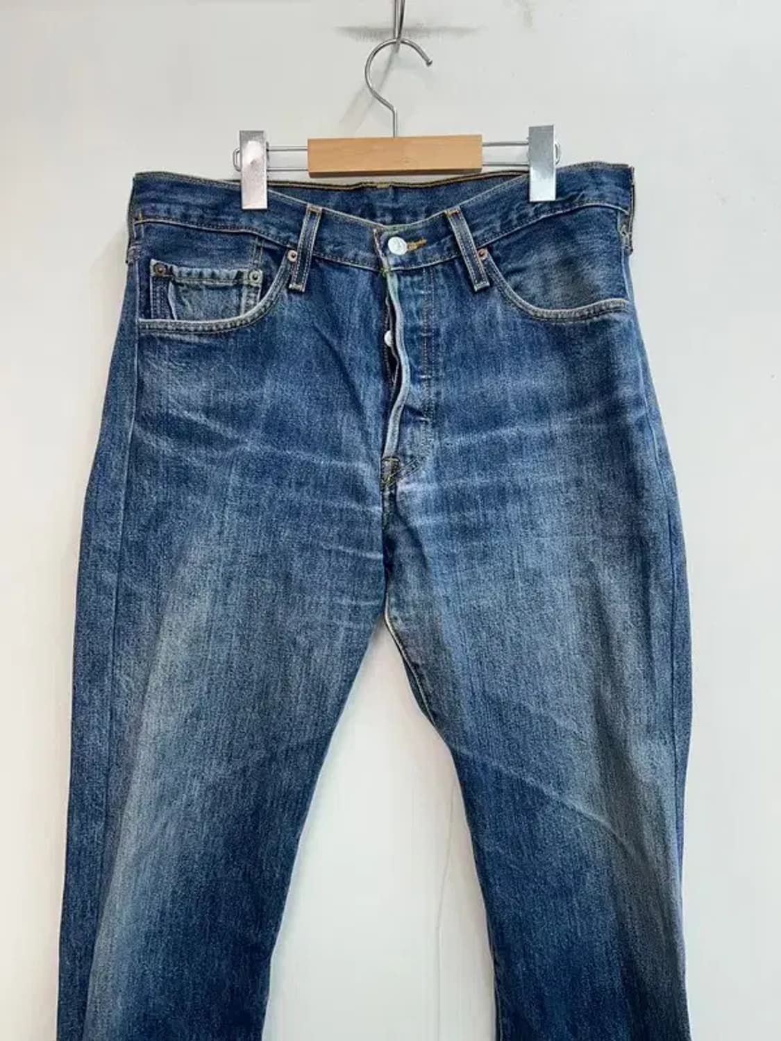 33 리바이스 501 슬림핏 워싱 데님 팬츠 상품이미지4