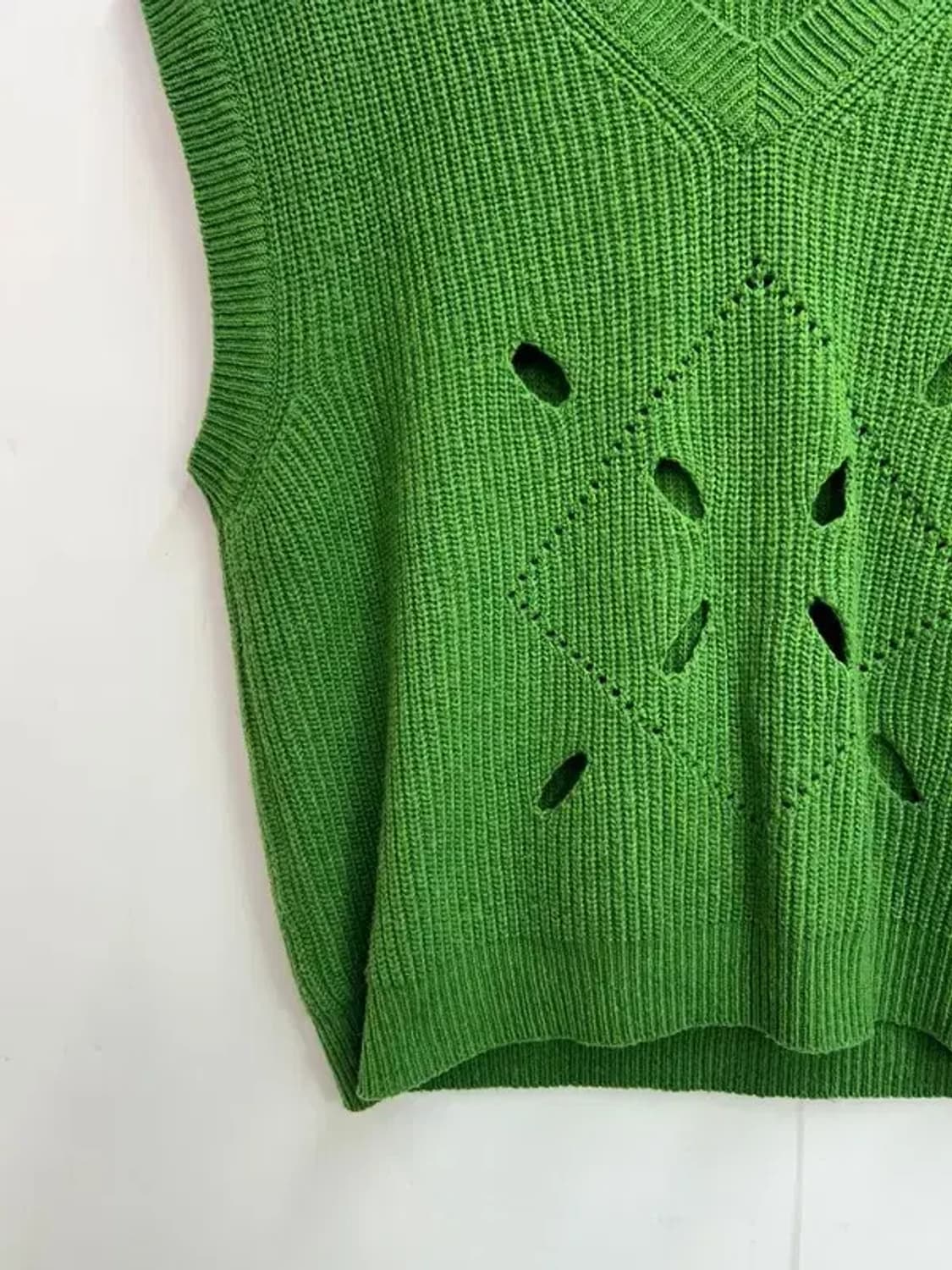 미디움 봄 문선 유니섹스 아가일 홀 니트 베스트 포레스트 색상 상품이미지3