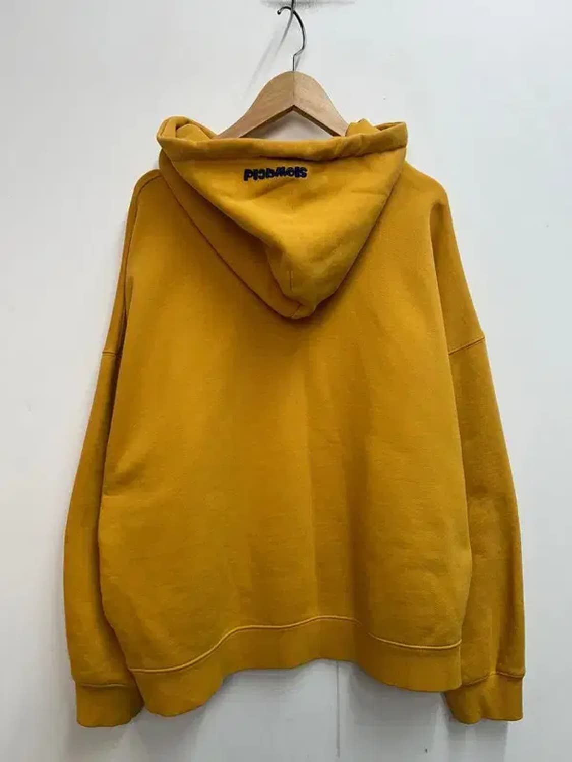 스몰 슬로우애시드 PETIT 부클후드티 옐로우 경수진착용모델 상품이미지7