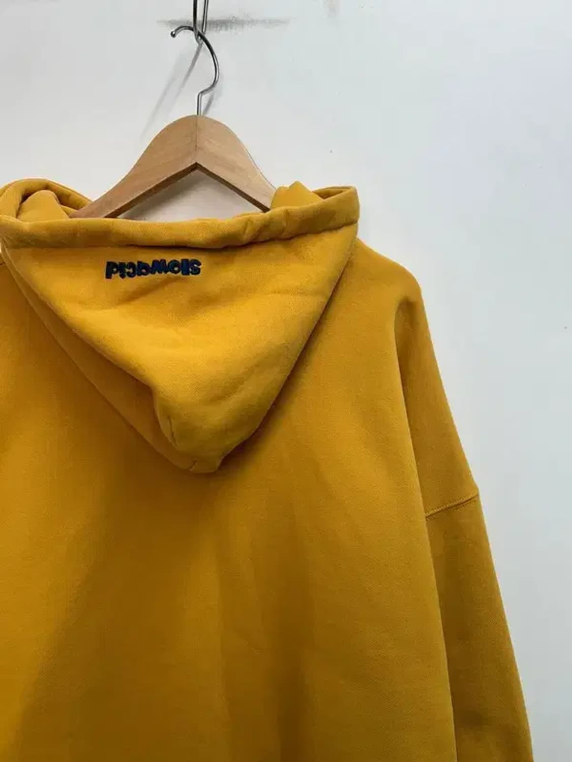 스몰 슬로우애시드 PETIT 부클후드티 옐로우 경수진착용모델 상품이미지9