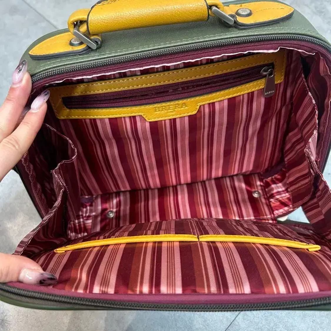 OS 브레라 패치워크 디자인 크로스백 카키 상품이미지6