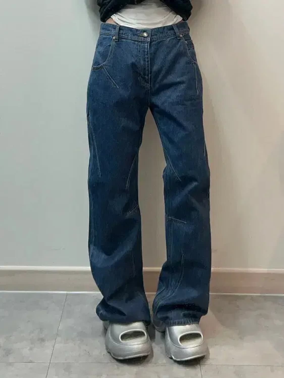 28 새상품 앤더슨벨 트리포 코팅 플레어 진 데님 팬츠 상품이미지1