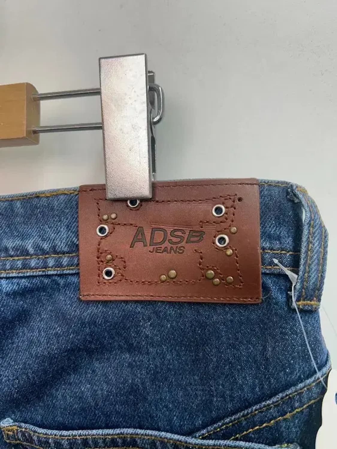 28 새상품 앤더슨벨 트리포 코팅 플레어 진 데님 팬츠 상품이미지10